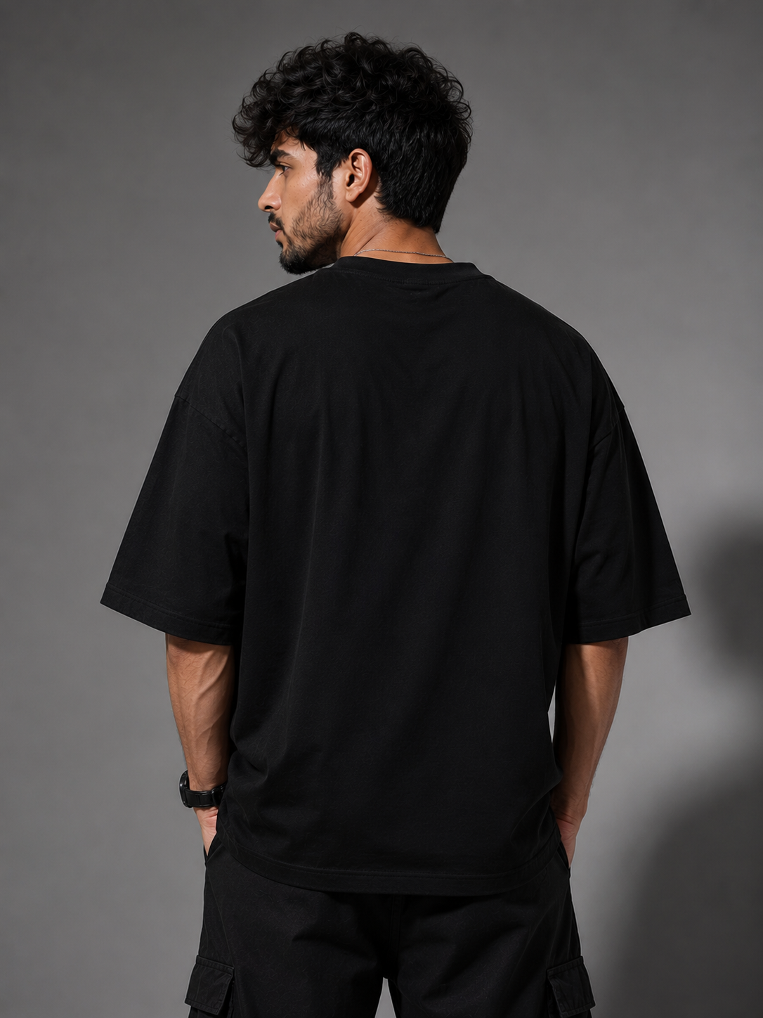 SPIDER-INSPIRED FAN EDITION OVERSIZED T-SHIRT