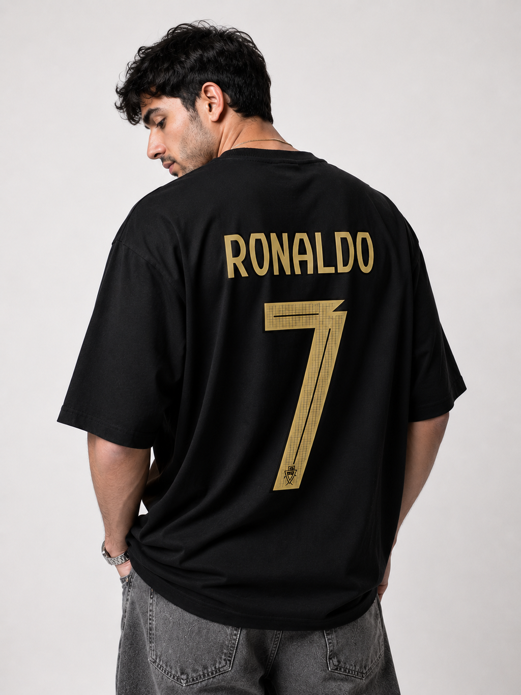 Ronaldo 7 Fan Edition Oversized T-Shirt – Black & Gold Premium Football Streetwear Tee
