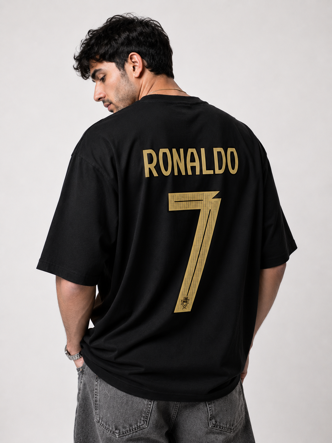 Ronaldo 7 Fan Edition Oversized T-Shirt – Black & Gold Premium Football Streetwear Tee