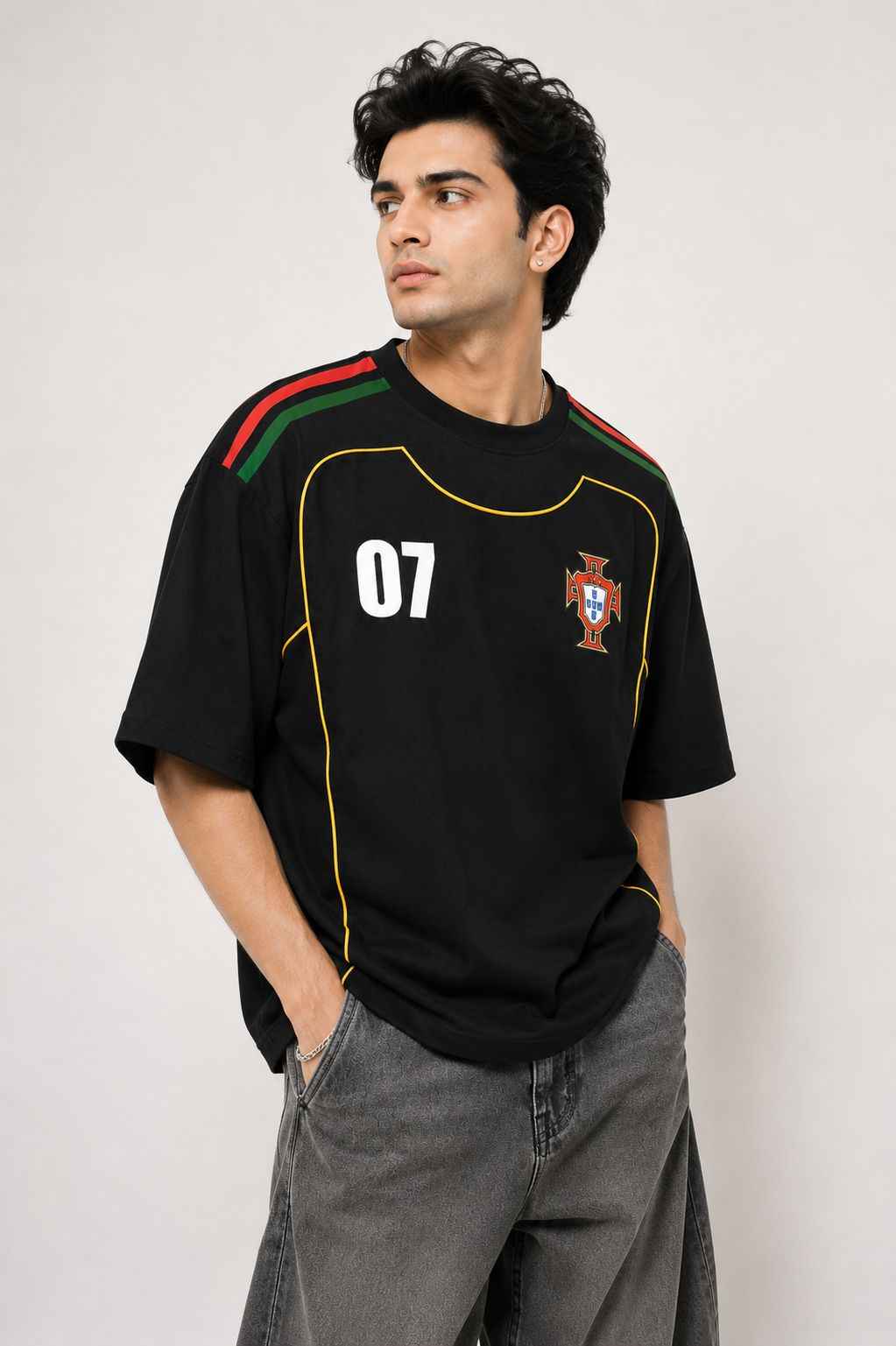 RONALDO 07 OVERSIZED T-SHIRT – BLACK PREMIUM PORTUGAL FOOTBALL STREETWEAR TEE FOR MEN & WOMEN