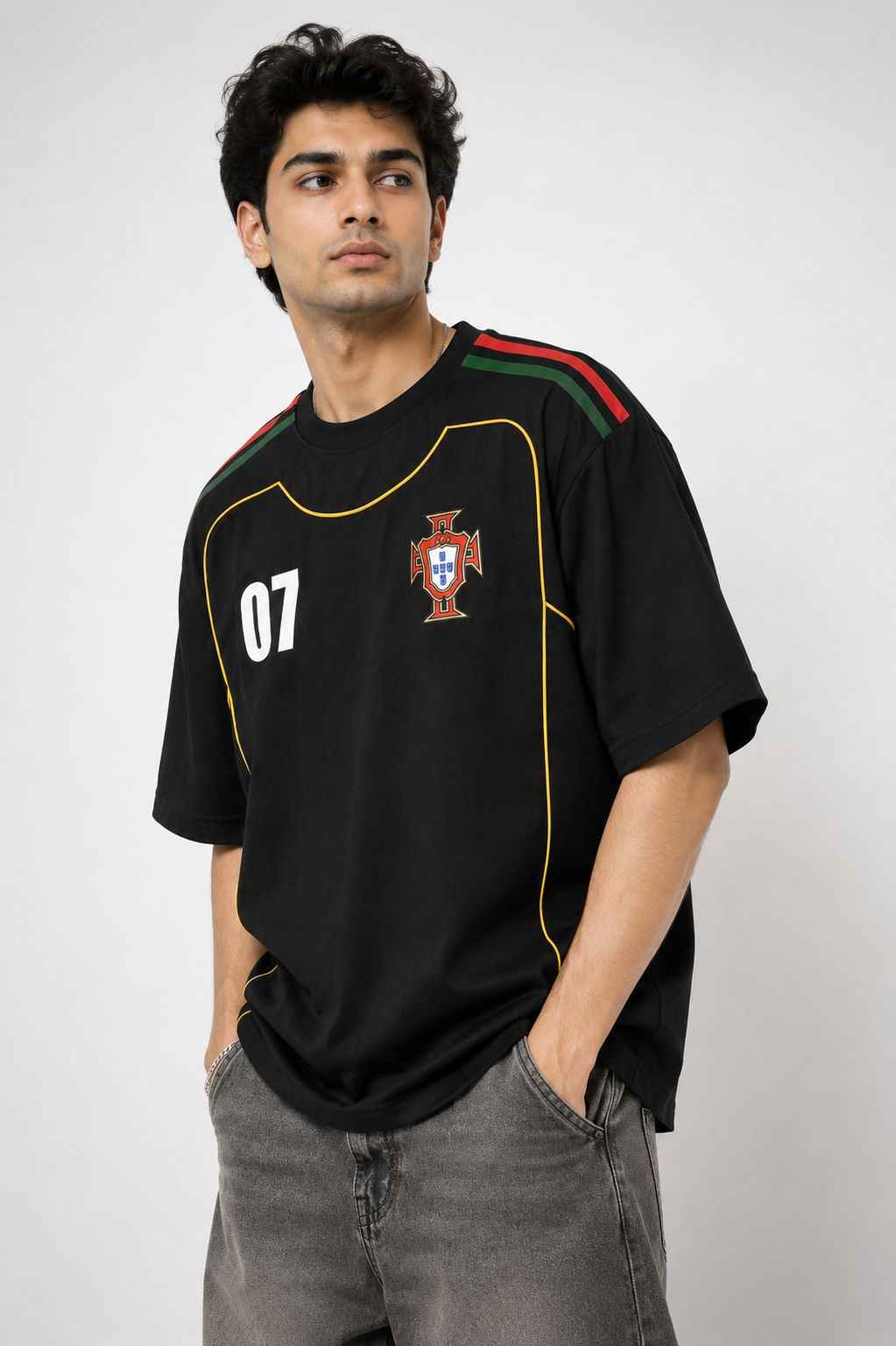RONALDO 07 OVERSIZED T-SHIRT – BLACK PREMIUM PORTUGAL FOOTBALL STREETWEAR TEE FOR MEN & WOMEN